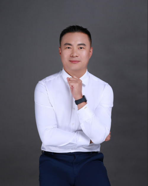 助力SEO行业发展领军人物何亚涛进高校讲座发掘新生力量(图2) 助力SEO行业发展领军人物何亚涛进高校讲座发掘新生力量(图2)