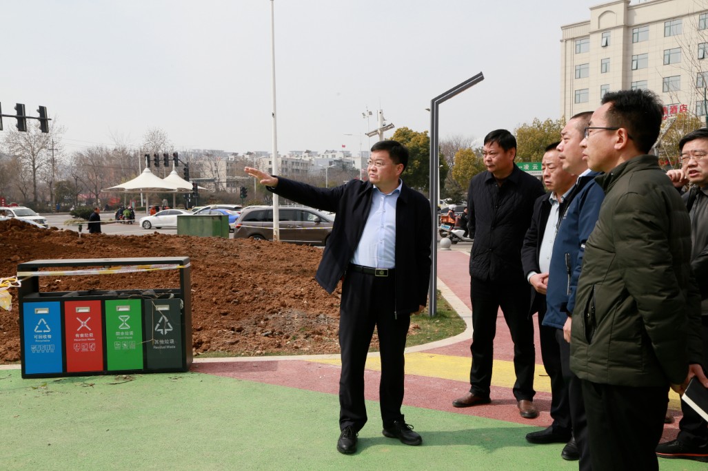 调研督导积水点改造和城乡大绿化工作(图3) 调研督导积水点改造和城乡大绿化工作(图3)